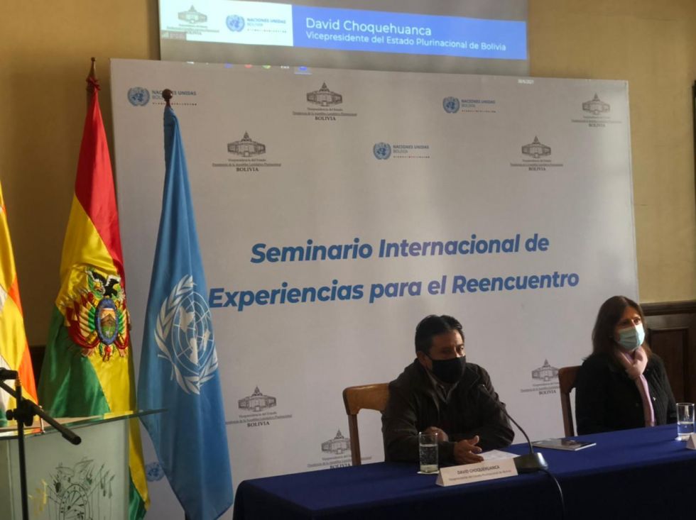 El Vicepresidente y la Coordinadora Residente de la ONU en Bolivia en la jornada final del Seminario Internacional de Experiencias para el Reencuentro.