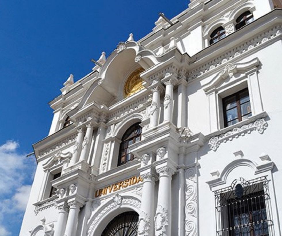 La Universidad San Francisco Xavier continúa desarrollando sus actividades académicas a distancia.