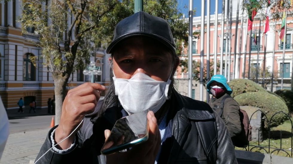 El representante de Derechos Humanos de El Alto, David Inca, en una entrevista con la prensa de La Paz.