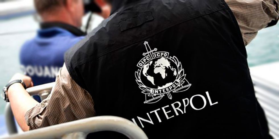 La Interpol Bolivia tramita la búsqueda de excomandantes  exautoridades.