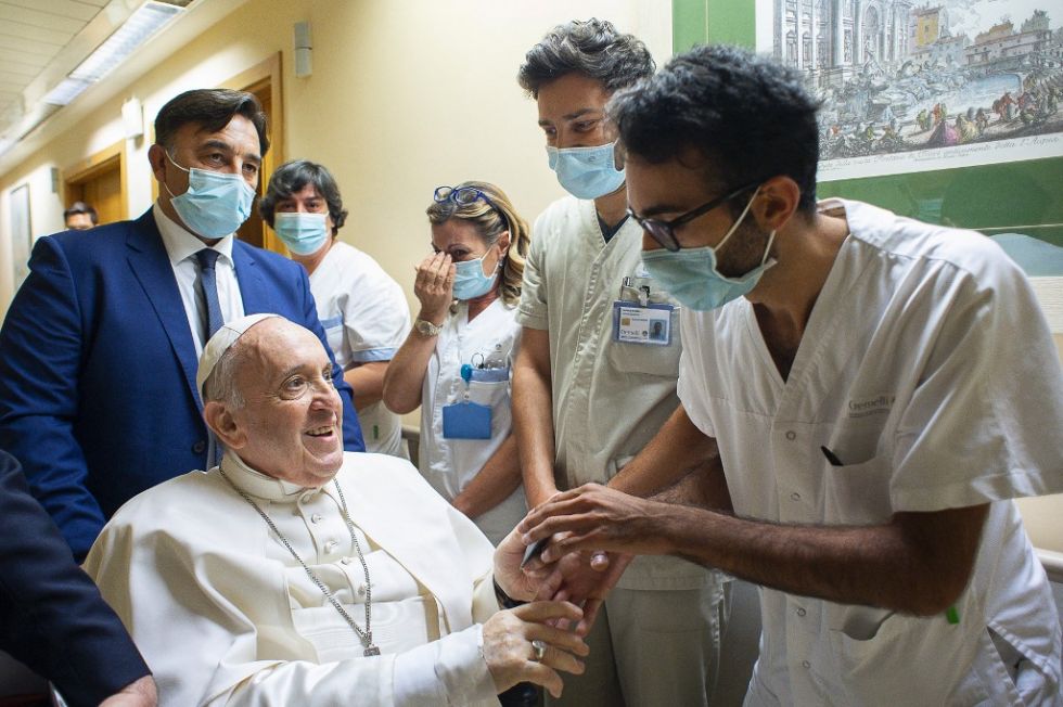 El papa Francisco en el Hospital Gemelli, en Roma, donde se recupera de una cirugía de colon.