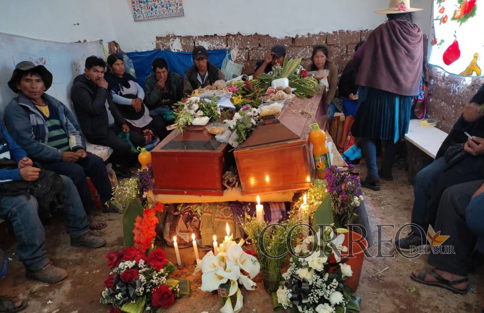 El velatorio de uno de los fallecidos en el accidente de Chataquila.