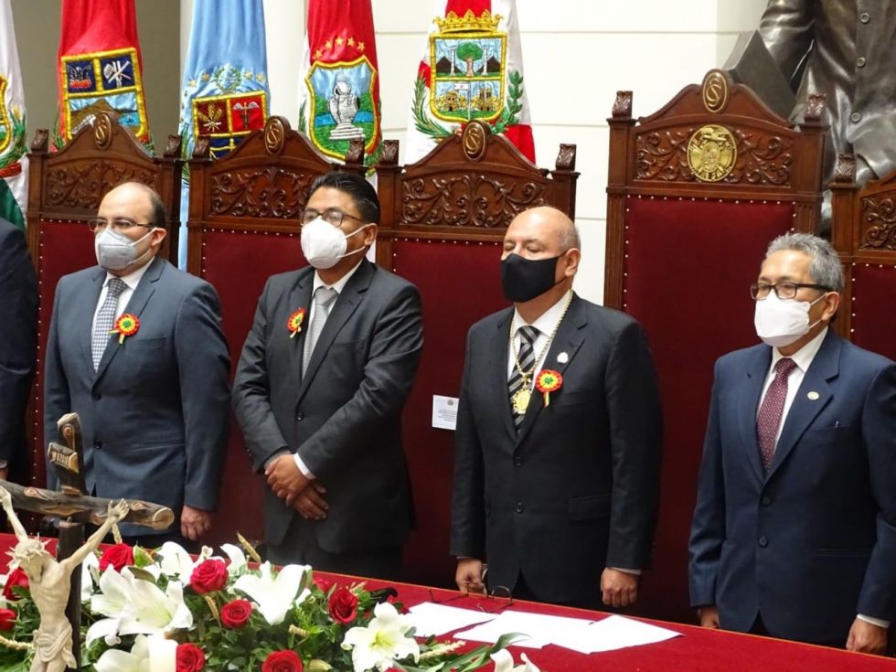 El ministro Iván Lima, junto al nuevo presidente del TSJ, Ricardo Torres, durante la ceremonia de este martes.
