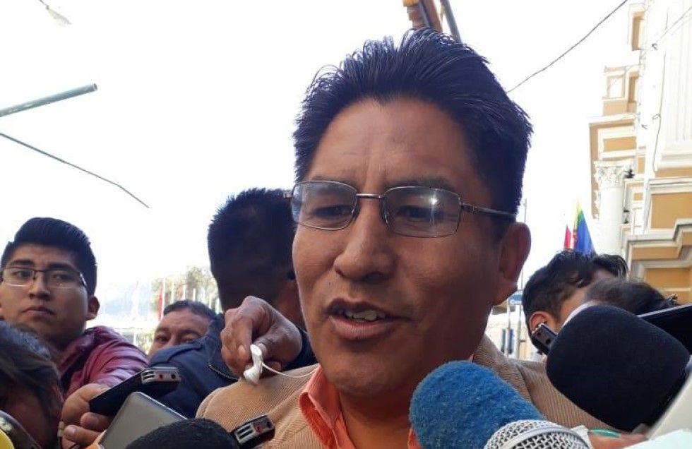 El exgobernador de La Paz Félix Patzi fue imputado por protagonizar un accidente de tránsito.