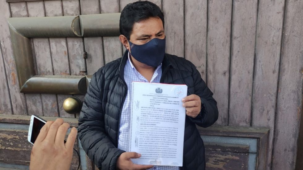 El exdiputado Amilcar Barral en puertas del Consejo de la Magistratura.