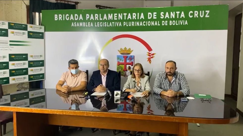 La conferencia de prensa ofrecida por parlamentarios de Creemos este martes 3 de agosto.