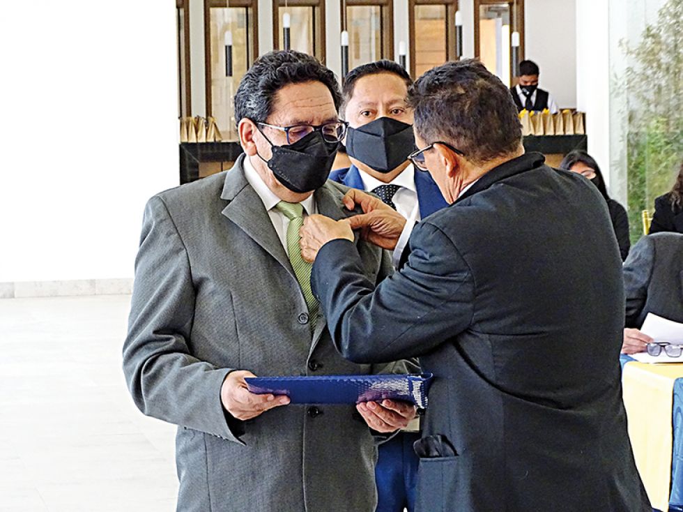 Juramento del nuevo socio, Yuvert Donoso