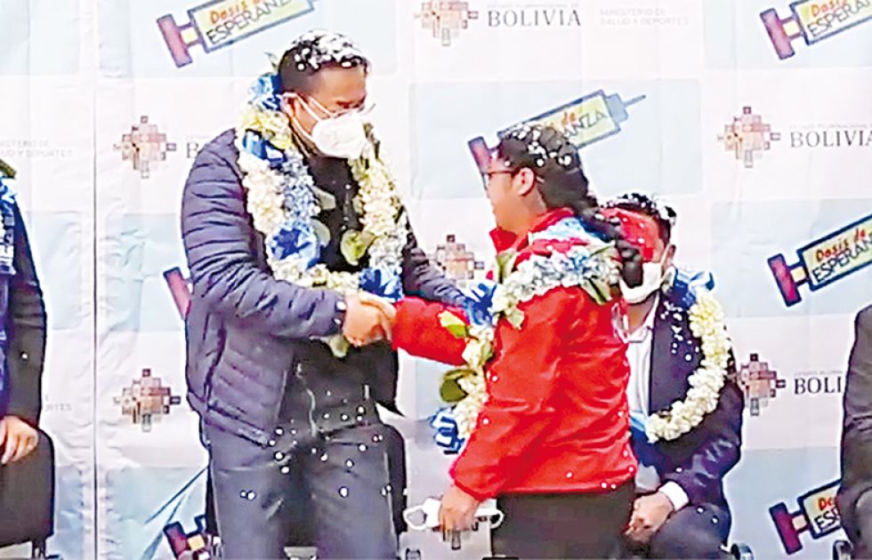 ¿RECONCILIACIÓN?. Copa abrazó al Jefe de Estado y este retribuyó la efusividad del reencuentro.