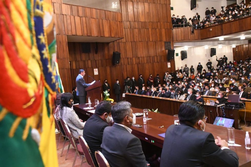El presidente Luis Arce durante su discurso en el auditorio del Banco Central de Bolivia.
