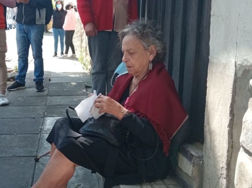 La presidenta de la Apdhb, Amparo Carvajal, en puertas del penal de Miraflores, este sábado.