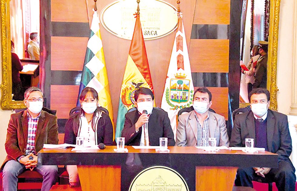 INFORME. Autoridades de la Gobernación de Chuquisaca presentan el proyecto de POA 2022 que ya está en revisión en la Asamblea Departamental.