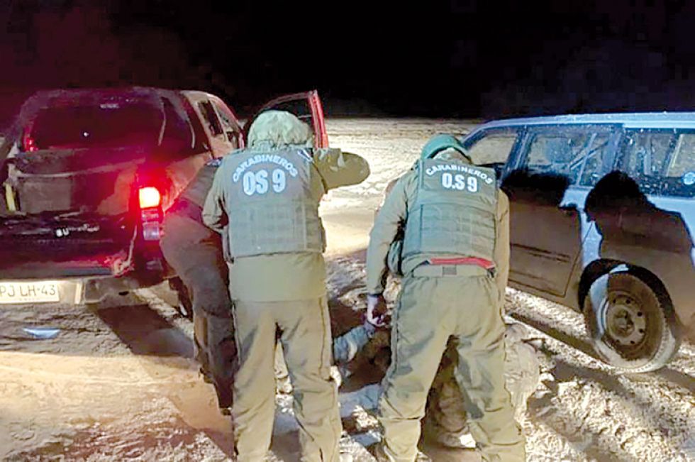CHILE. El momento de la detención de los tres militares bolivianos en la frontera.