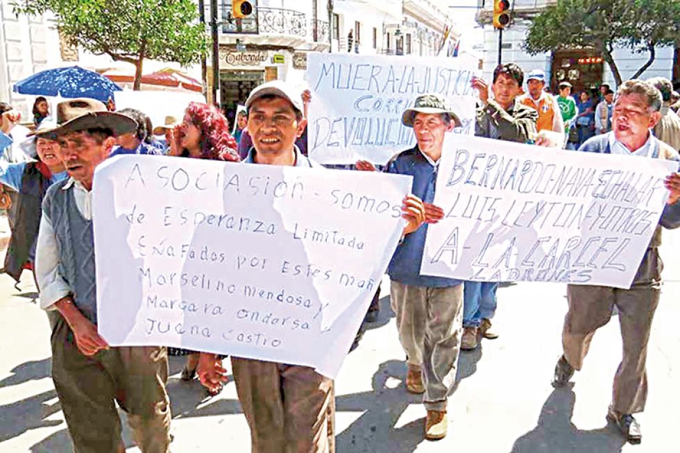 PACIENCIA. Ahorristas y socios de la cooperativa San Francisco se movilizaron por más de nueve años para lograr una sentencia condenatoria.
