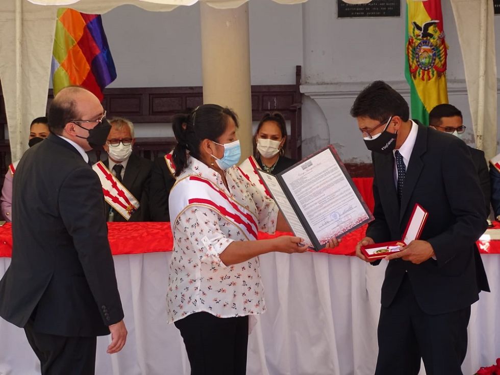La sesión de honor incluyó distinciones a instituciones representativas de Sucre.