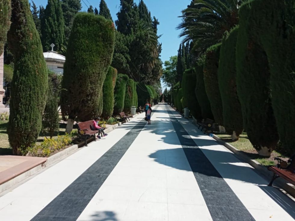 El Cementerio General de Sucre se alista para la festividad de Todos los Santos.
