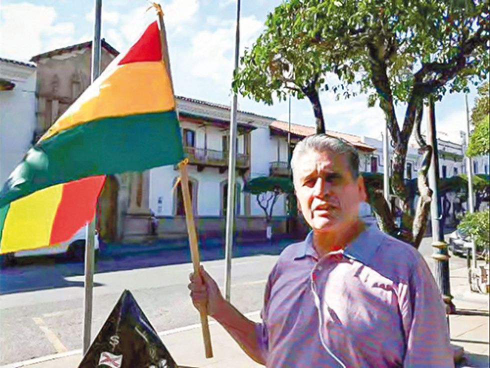 CÍVICO. Róger Amador confirmó ayer la marcha para este domingo.