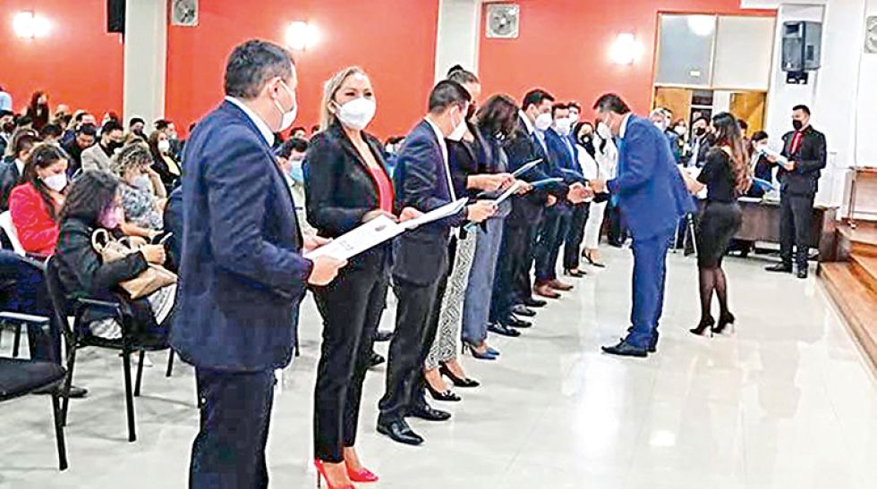 posesionados. El 2 de diciembre de 2020 los consejeros tomaron juramento a 145 jueces egresados de la EJE, pero no se cubrió las acefalías.