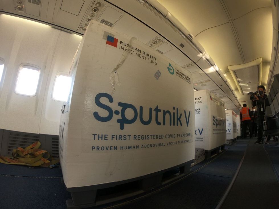 El cargamento de segundas dosis de Sputnik V que llegó este miércoles a Bolivia.