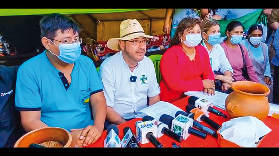 RECHAZO. El presidente del Comité Cívico pro Santa Cruz, Rómulo Calvo en conferencia de prensa.