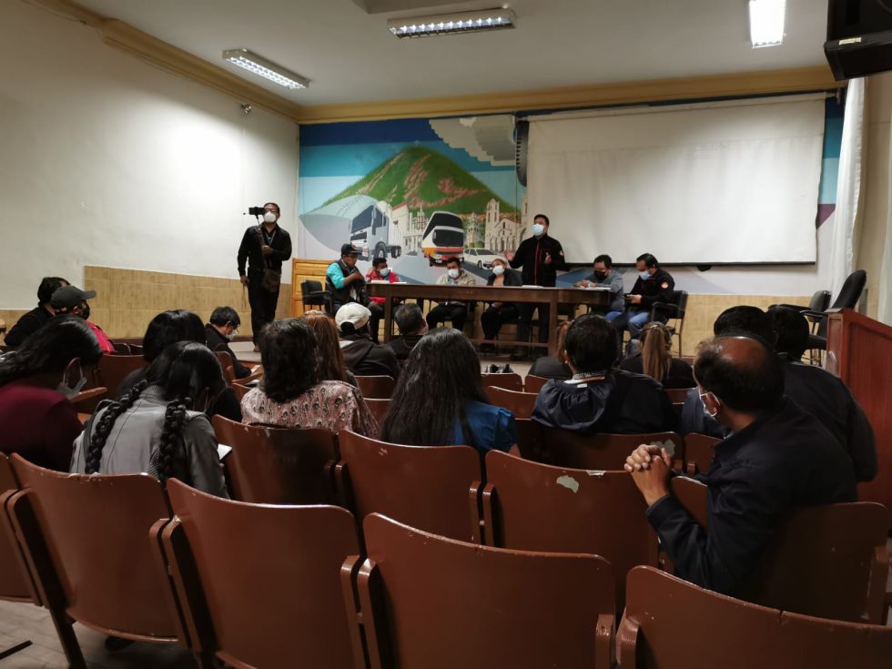 La asamblea interinstitucional se desarrolló en la sede de los choferes.