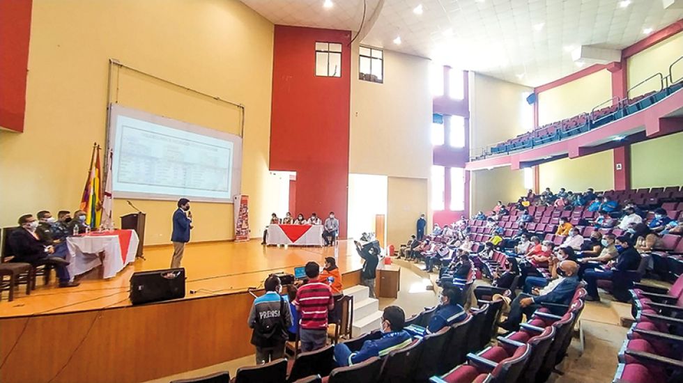 INSTITUCIONES. La reunión del COEM se realizó ayer en el auditorio de la Villa Bolivariana.