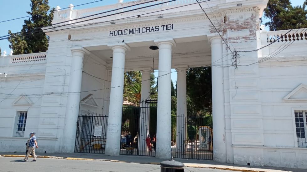 El Cementerio General de Sucre se alista para la festividad de Todos los Santos.