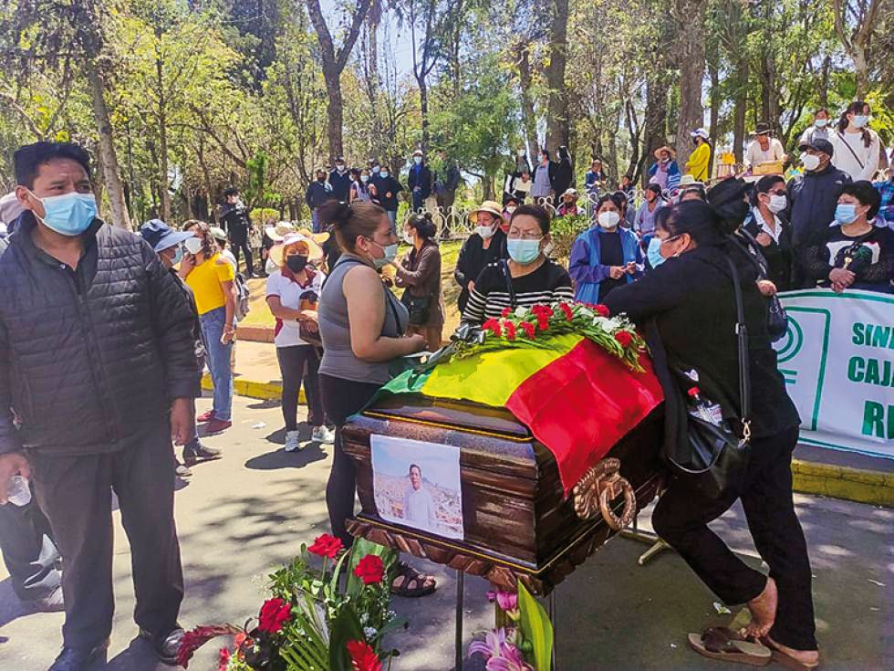 DUDA. Hubo protestas de familiares y amigos de David Ibáñez que exigieron una investigación.
