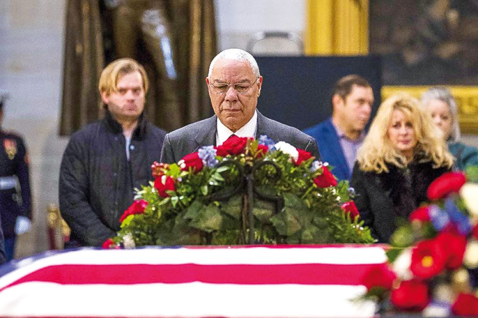 CRÍTICAS. El general Colin Powell durante el sepelio del expresidente George H.W. Bush en 2018.