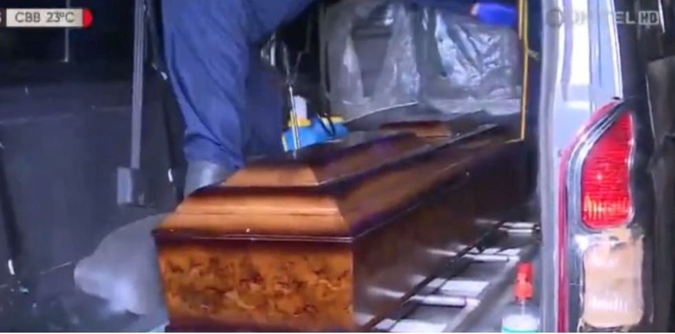 El cuerpo de Estibanía fue recogido por vecinos que la velarán y enterrarán en Viacha.
