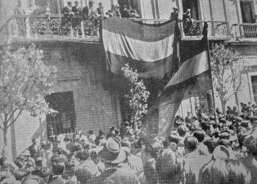 IMPACTANTE. Fotografía de uno de los momentos posteriores al magnicidio del presidente Gualberto Villarroel, el 21 de julio de 1946, en La Paz.