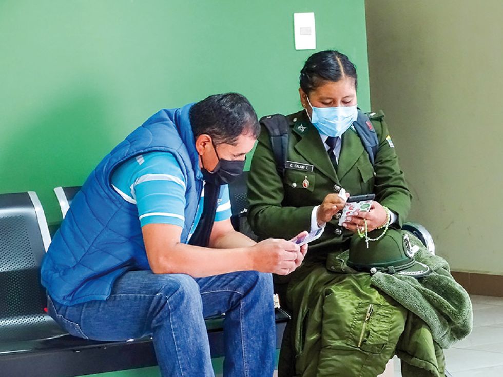 ACUSADA. La suboficial Cecilia Calani, cuando esperaba la notificación con el fallo.