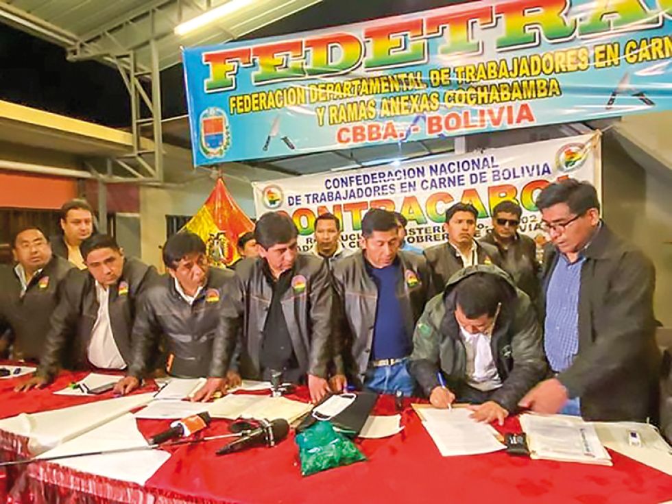 COCHABAMBA. El Gobierno y la Contracabol acordaron encarar acciones conjuntas para el abastecimiento de carne a precio justo.
