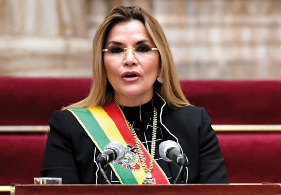 ACTO. La senadora Jeanine Áñez cuando asumió la presidencia el 12 de noviembre de 2019.