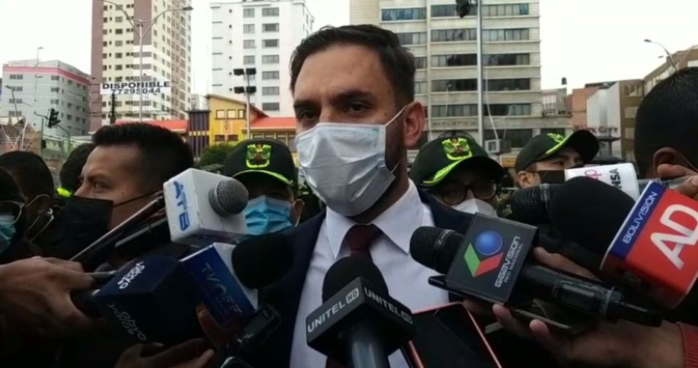 El ministro de Gobierno, Eduardo del Castillo, en sus declaraciones ante la prensa.