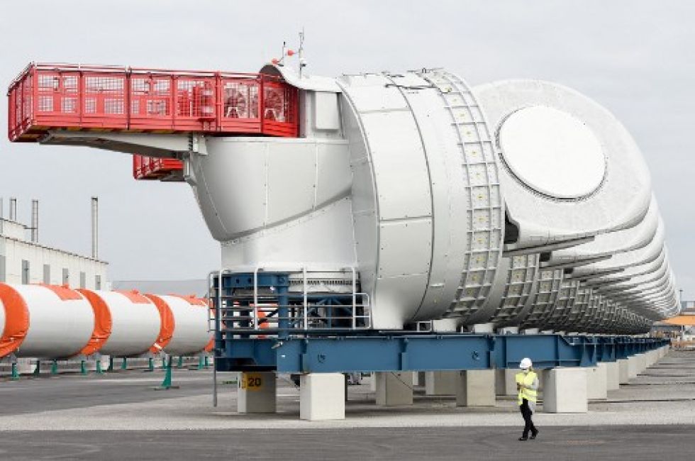 Vista de un conjunto de turbinas de viento fabricadas por General Electric para ser instaladas en Francia.