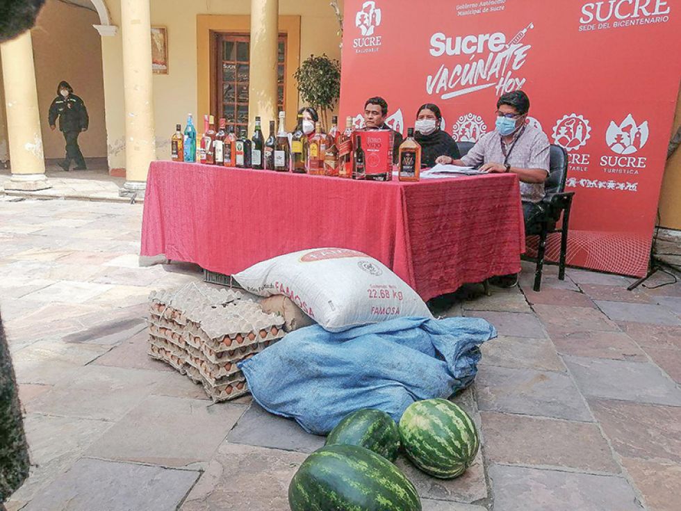 SANCIÓN. La Intendencia donó los productos decomisados en instituciones de Sucre.