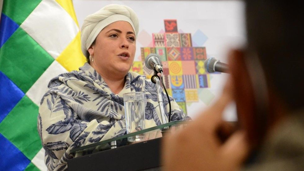 La ministra de la Presidencia, María Nela Prada, en una conferencia de prensa.  