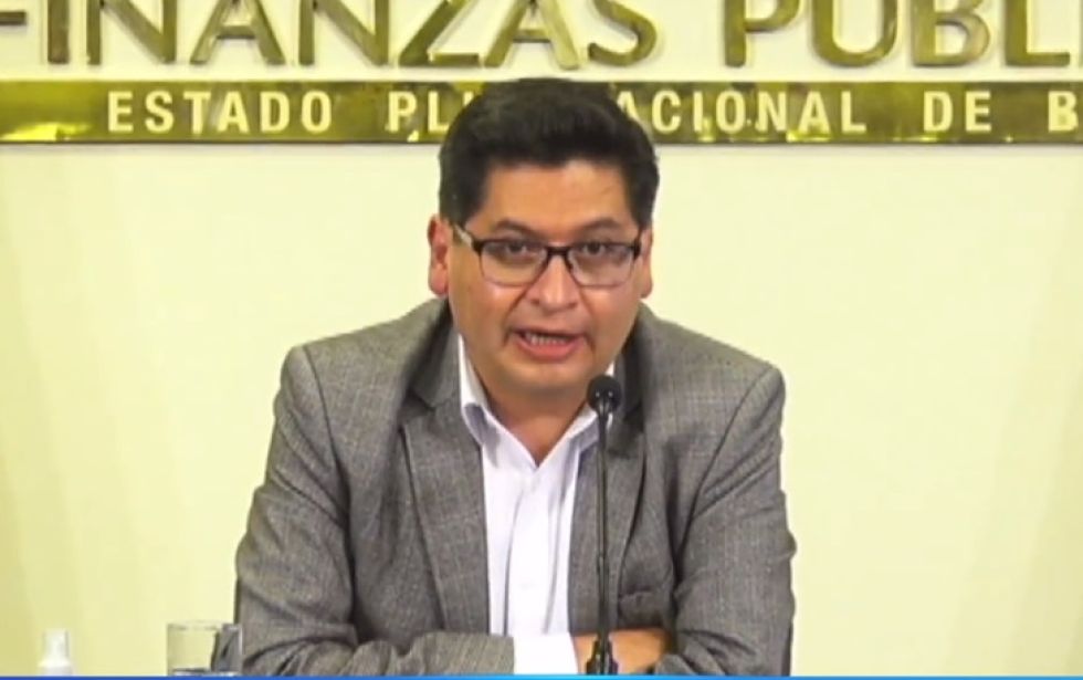 El ministro de Economía y Finanzas Públicas, Marcelo Montenegro, en conferencia de prensa.
