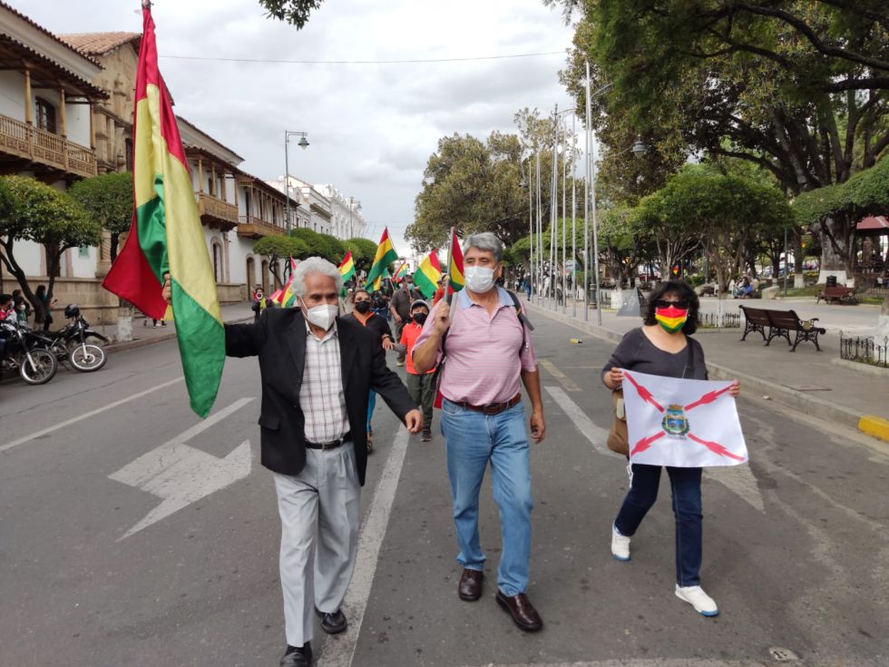 El ingreso de vehículos pesados al centro de la ciudad de Sucre. 