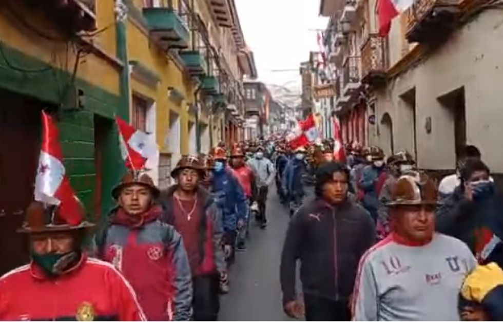 Marcha de mineros cooperativistas de Potosí.