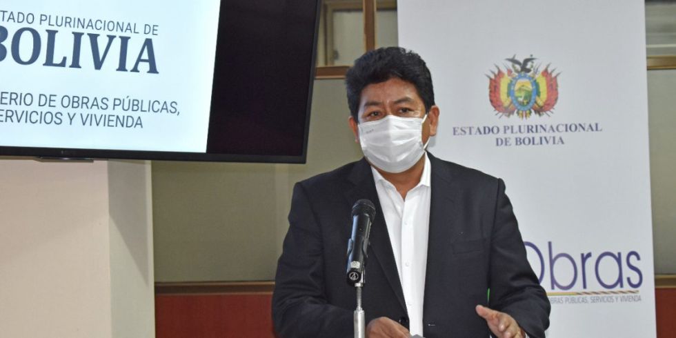 El ministro de Obras Públicas, Edgar Montaño.