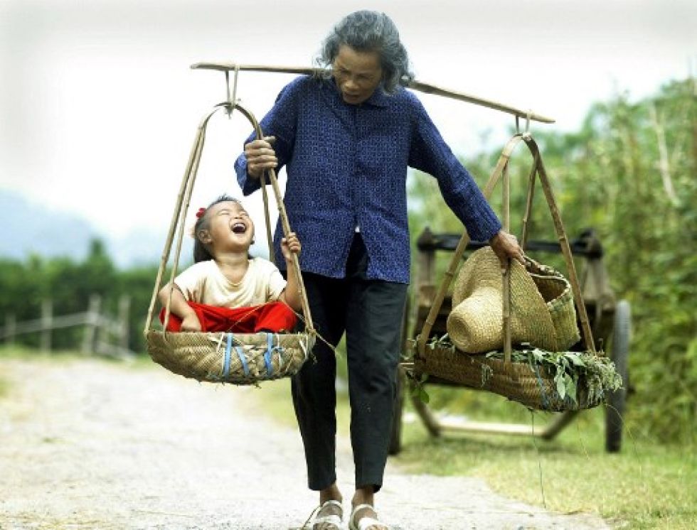 Los humanos son "criadores cooperativos", lo que significa que las madres obtienen ayuda para criar a su descendencia.