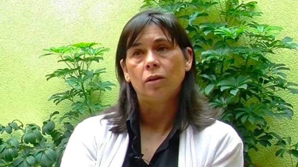 Rosario Baptista renunció al TSE en medio de denuncias por supuestas irregularidades en procesos electorales.