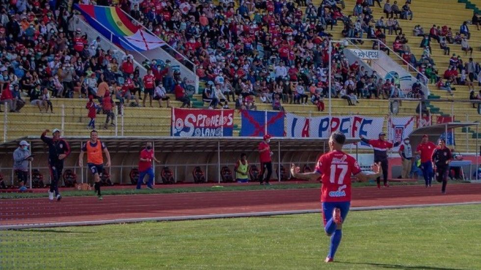 Universitario se medirá con García Ágreda, este domingo, en el estadio Patria.