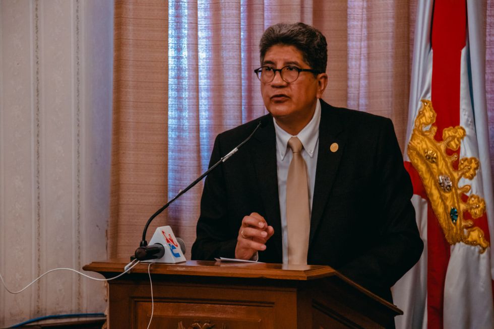 El rector de San Francisco Xavier, Sergio Padilla, respondió a la protesta de los docentes.