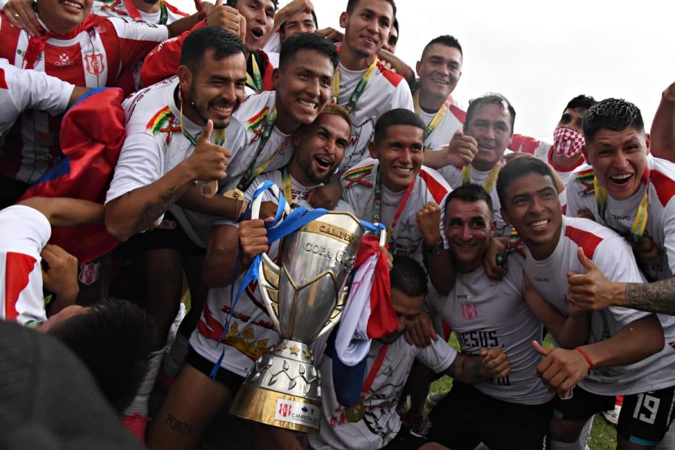 El festejo de los campeones en Montero.
