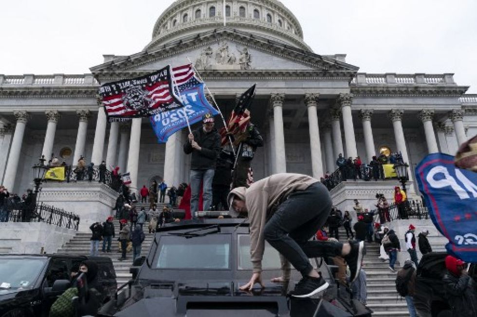 Grupos radicales afines al entonces presidente Donald Trump tomaron por la fuerza el Capitolio el 6 de enero de 2021.