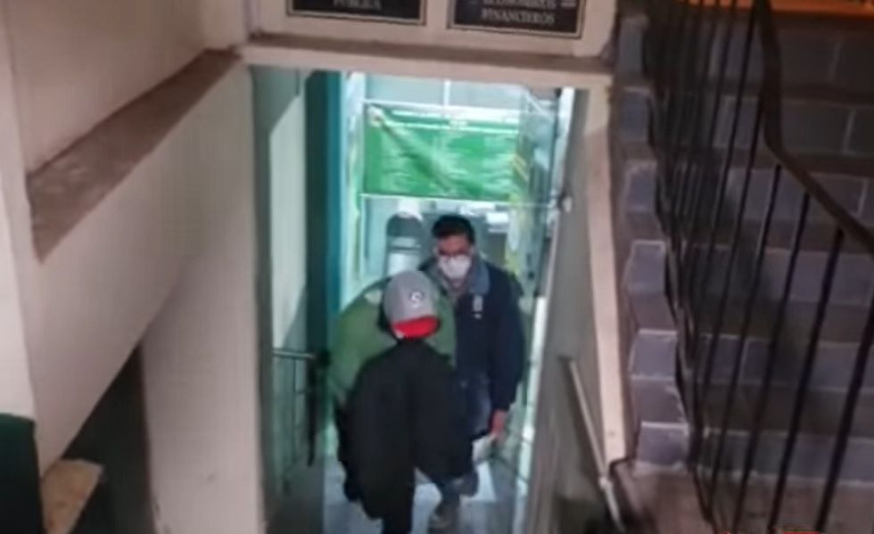 Uno de los aprehendidos por el caso "ítems fantasmas" en ambientes de la Felcc.