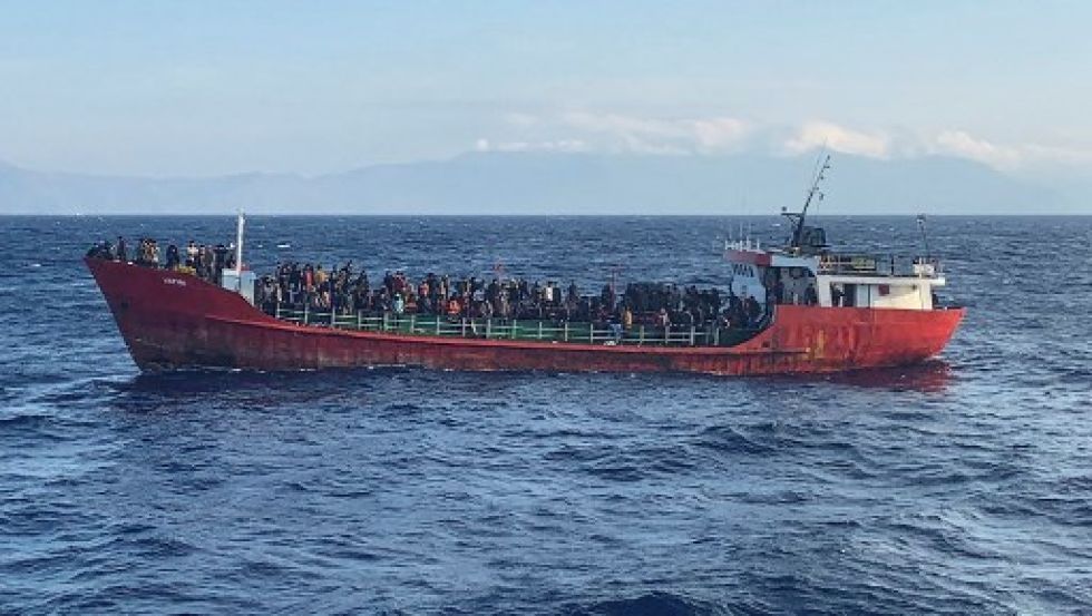 Las costas griegas son escenario de frecuentes naufragios de embarcaciones provenientes de países africanos, donde la situación política y económica se hace insostenible.