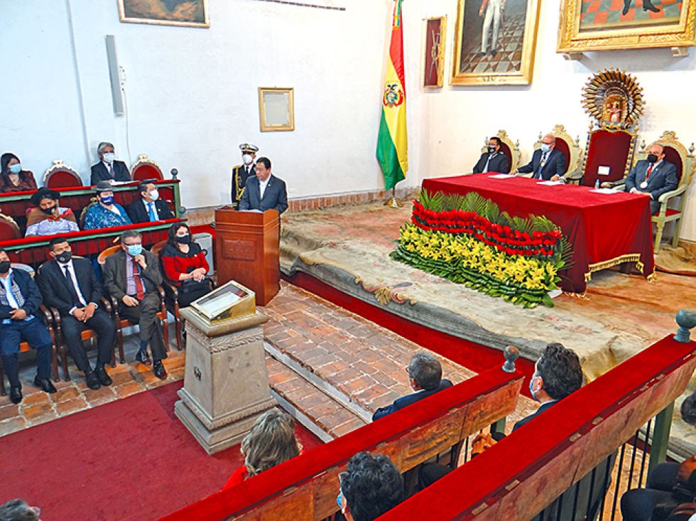 DECISIÓN. El presidente Luis Arce estuvo ayer, lunes, en el acto de inauguración del año judicial y constitucional que se realizó en la Casa de la Libertad.